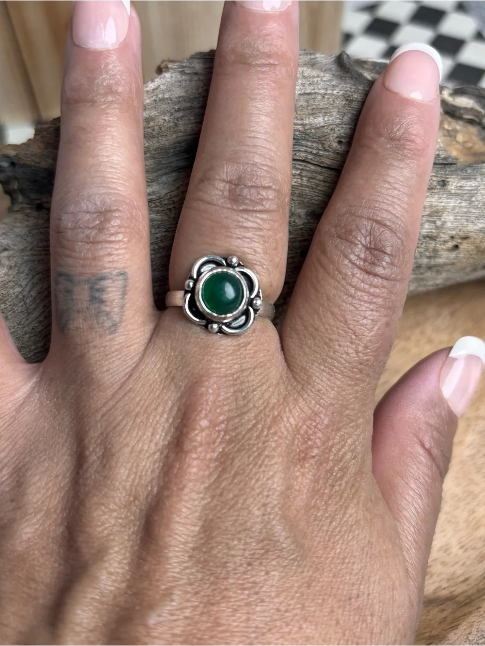 Silver Green Stone Flower Ring women’s size 7.5